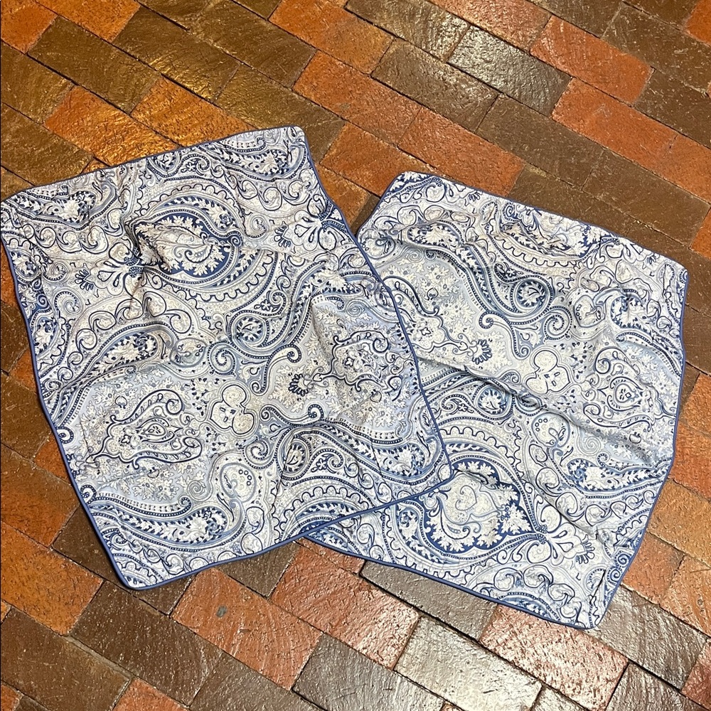 Vintage Chaps blue and white full size pillow shams envelope style